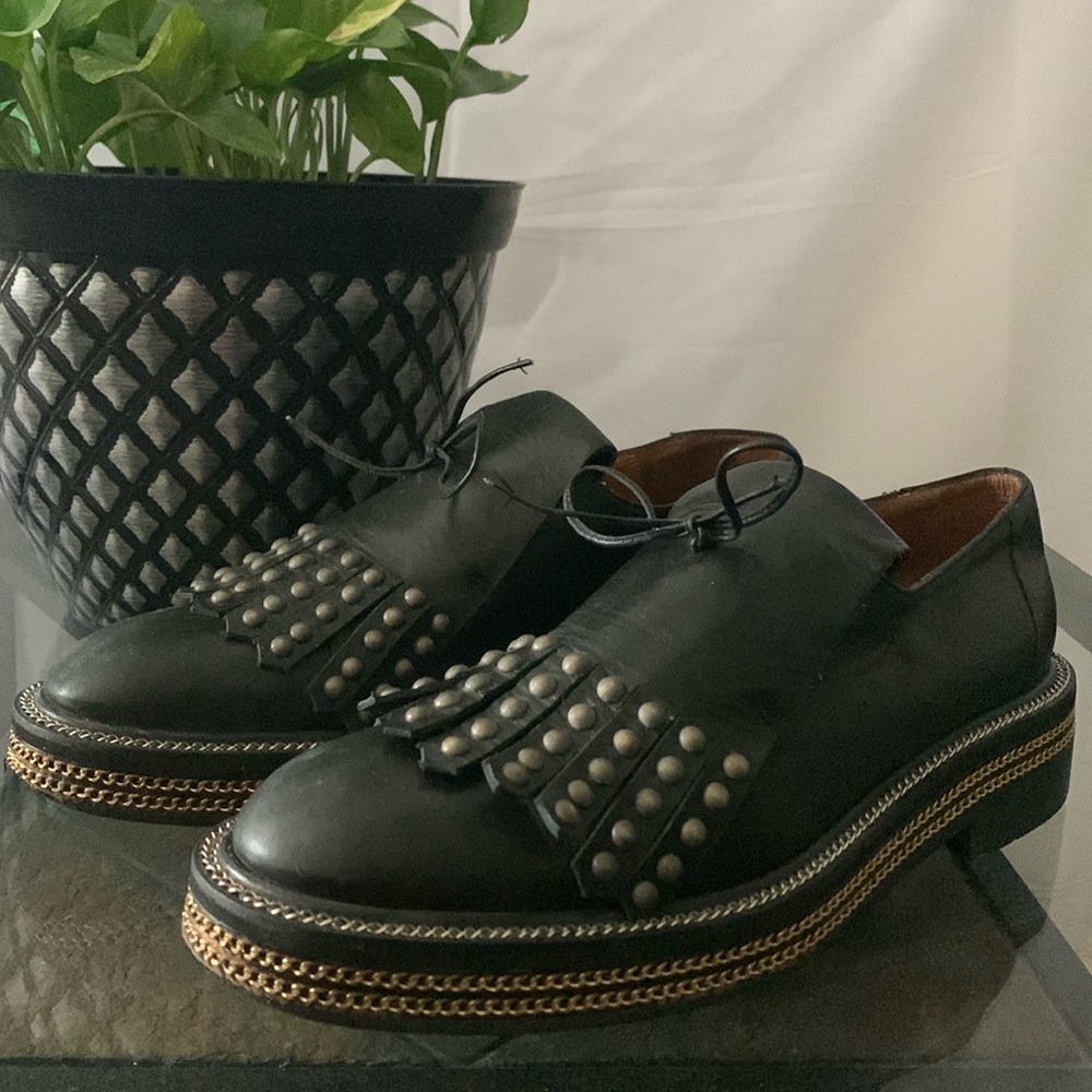 RAS Studded Kilt Loafer Derby with Chain Link Detail Trim